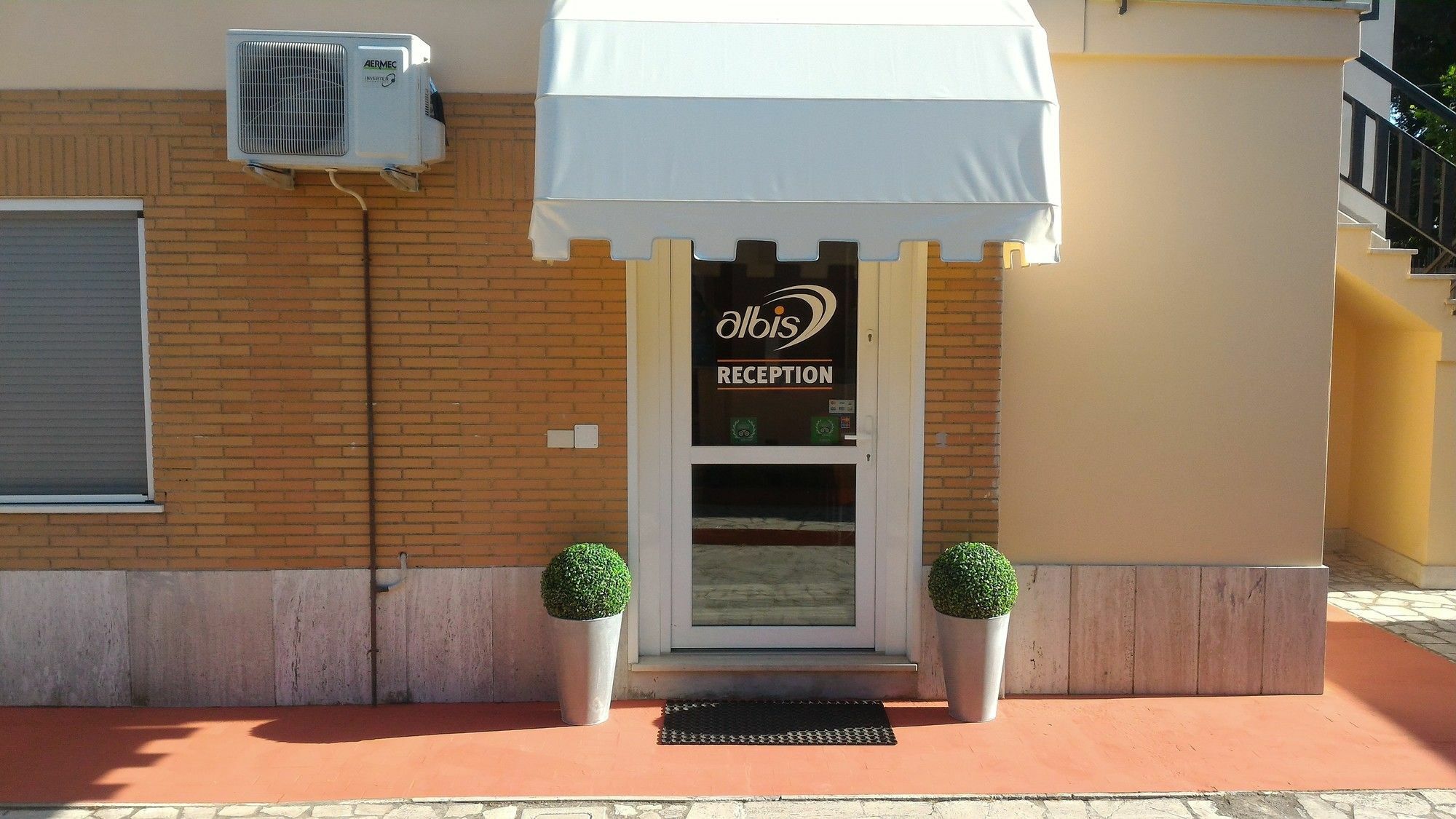 Albis Rooms Guest House Fiumicino Exterior photo